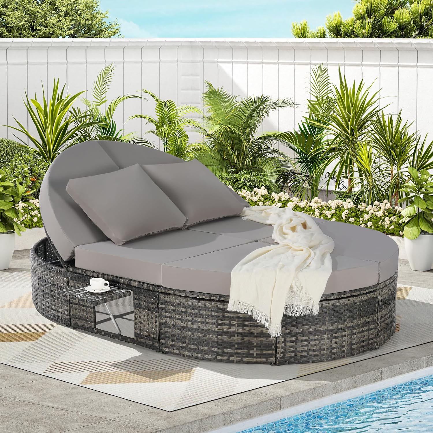 Round Wicker Patio Daybed